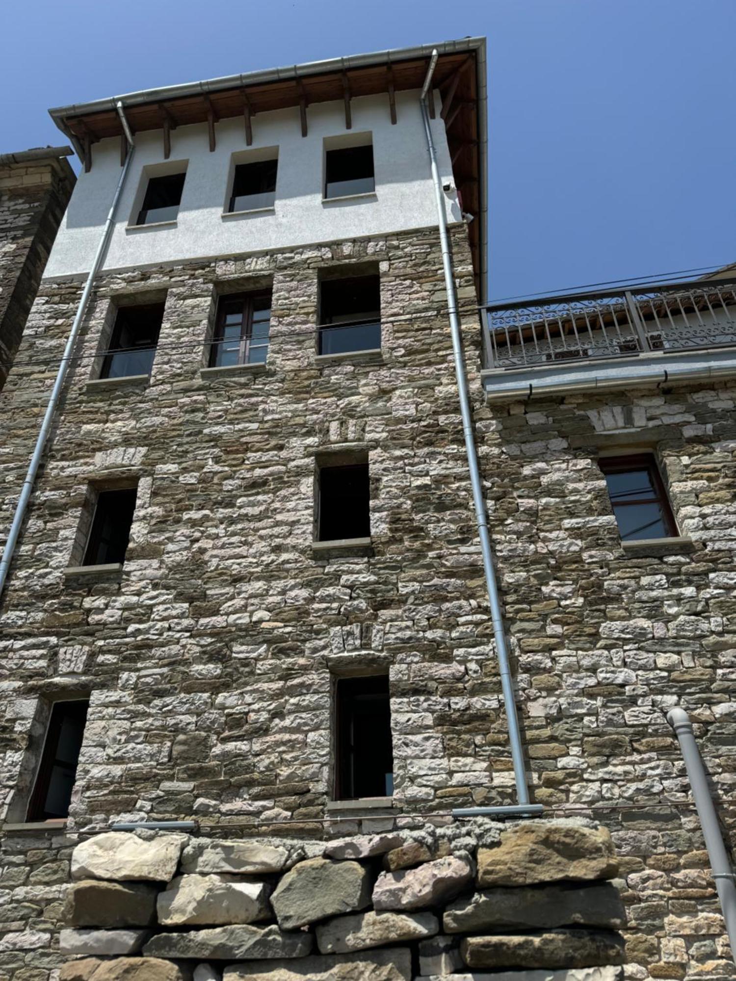 Dam Stone Boutique Hotel Gjirokastër Eksteriør billede