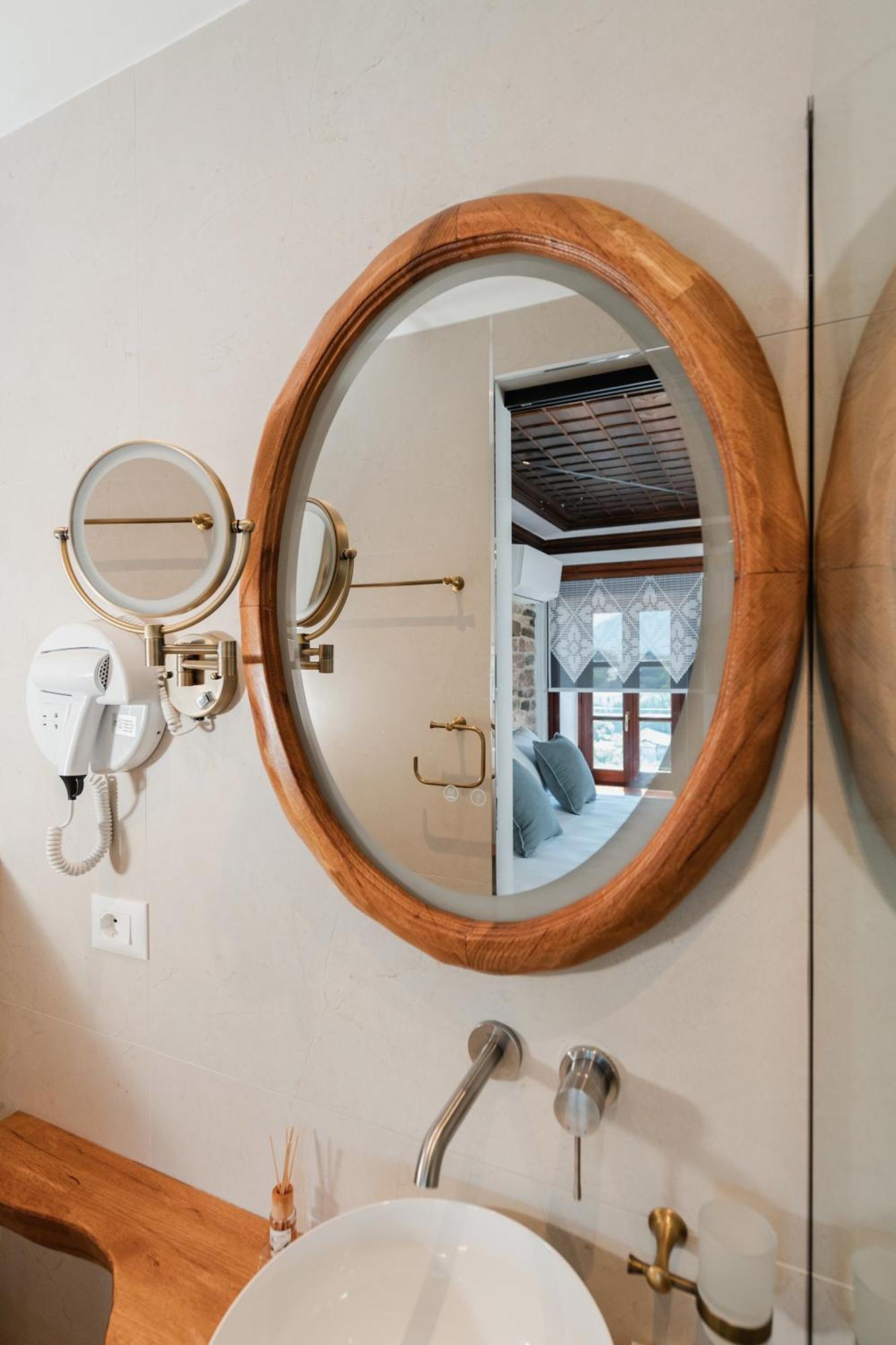 Dam Stone Boutique Hotel Gjirokastër Eksteriør billede