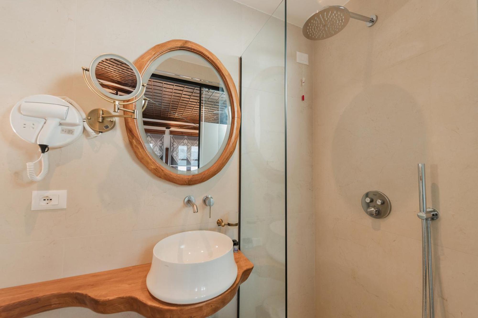 Dam Stone Boutique Hotel Gjirokastër Eksteriør billede